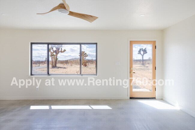 Building Photo - Modern Comfort in Scenic Landers