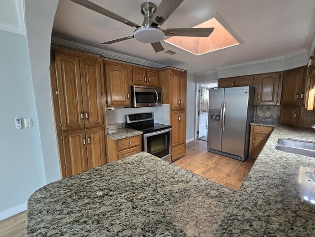 Building Photo - 1307 Point Peter Rd