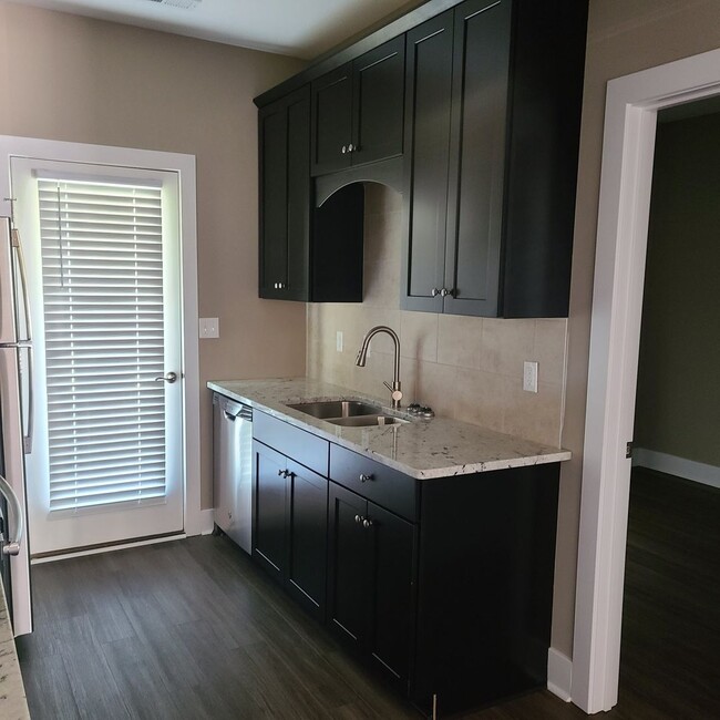 Building Photo - Stonehaven Subdivision - 3BR, 3BA SFH