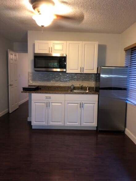 Building Photo - 1715 SW 67th Ct