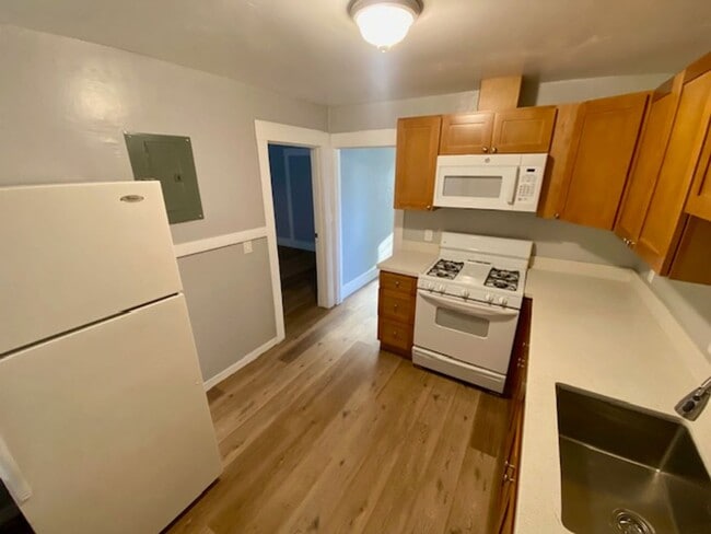 Building Photo - F00444