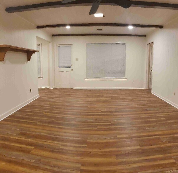 Building Photo - 420 Kim Dr