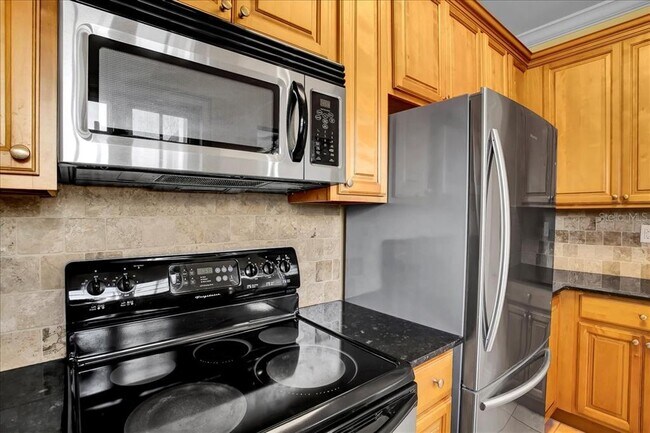 Building Photo - 2117 W Dekle Ave