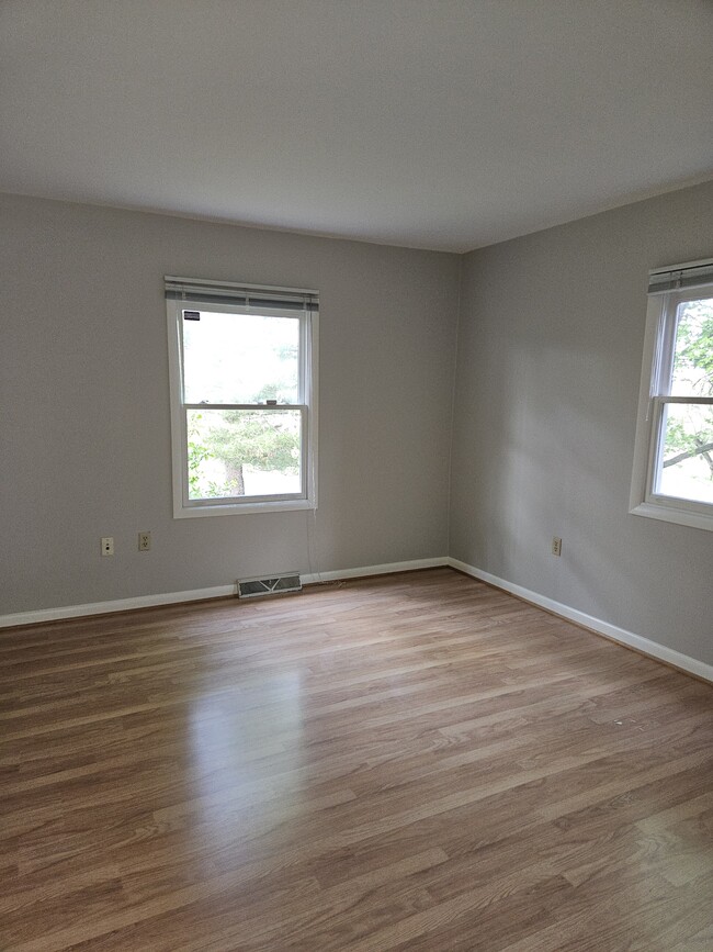 Building Photo - 3239 Lander Rd