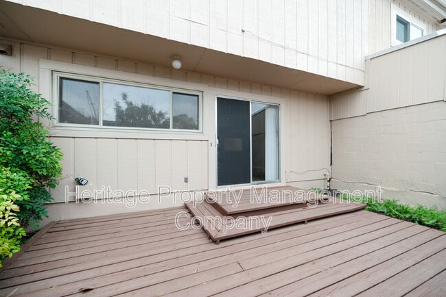 Building Photo - 10958 Crown Pk Ln