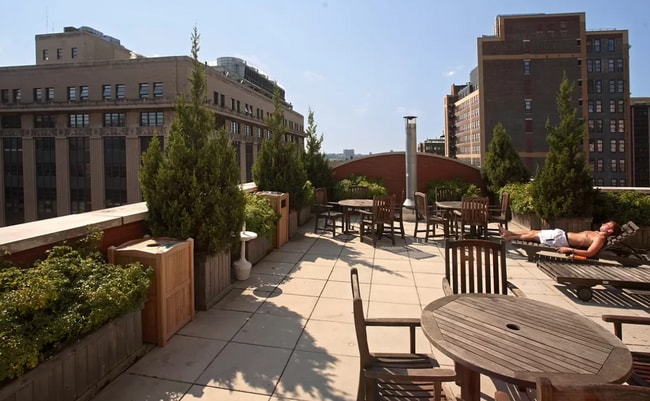 Building Photo - 358 9th Ave