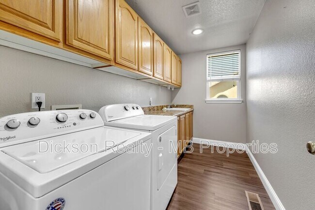 Building Photo - 7117 Heatherwood Dr
