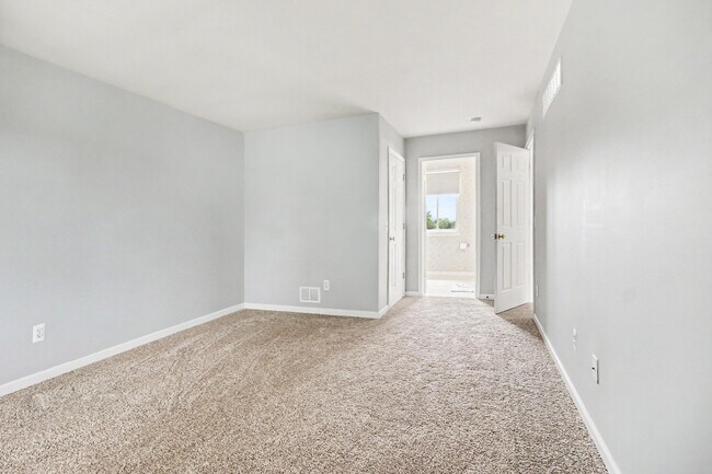Building Photo - 7878 Greene Farm Dr