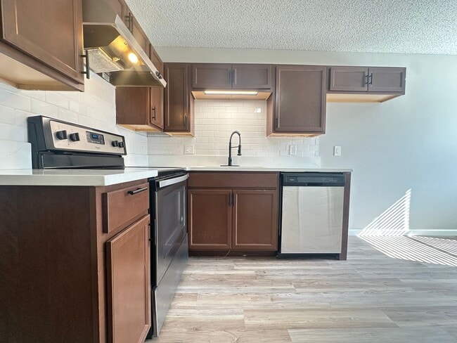 Building Photo - Condo for rent in Grayson Valley