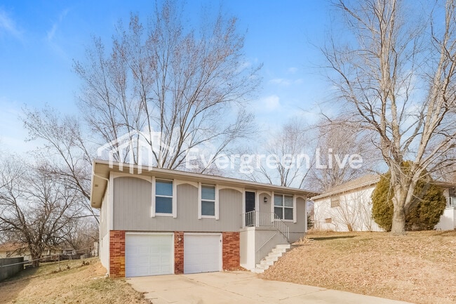 Building Photo - 1109 NE 9th St Terrace