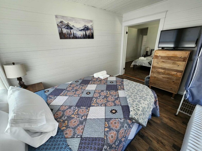 Building Photo - 145 Park Ave