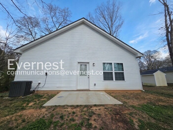 Building Photo - 225 Tanner St