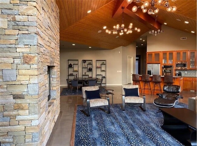 Building Photo - 17 W Augusta Ct