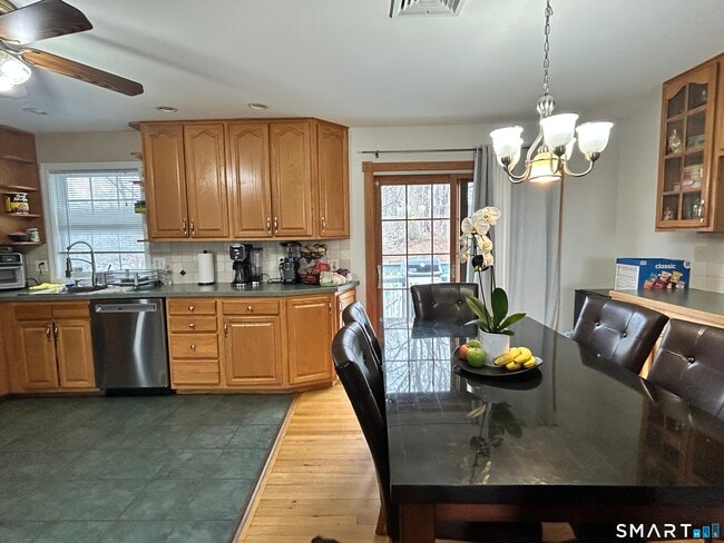 Building Photo - 39 Asia Cir