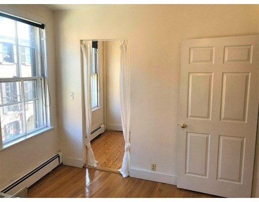 Building Photo - 32 W Cedar St