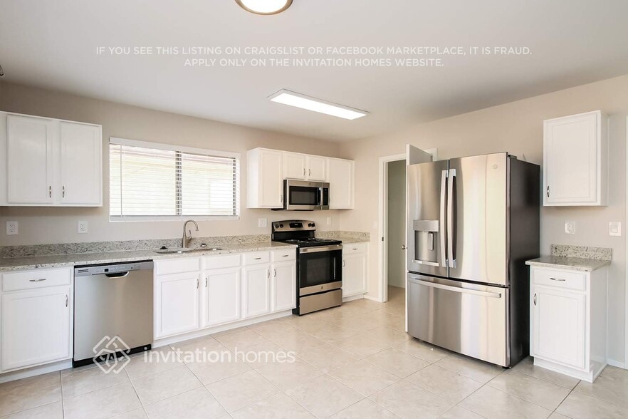 Building Photo - 1546 S Danielson Way