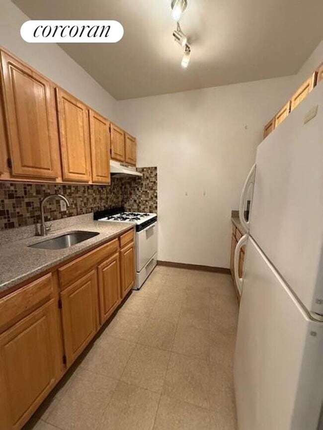 Building Photo - 623 Baltic St