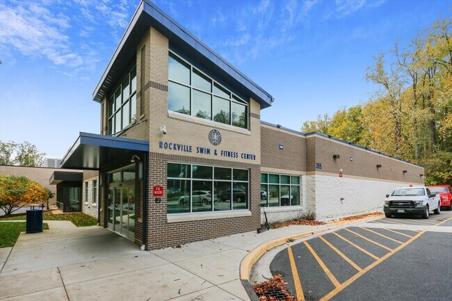 Building Photo - Fabulous 5BR 2.5BA Located in Close in Roc...