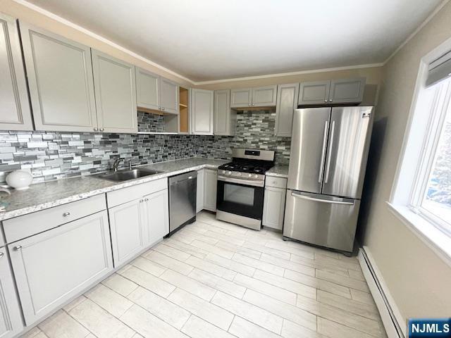 Building Photo - 465 Main 2