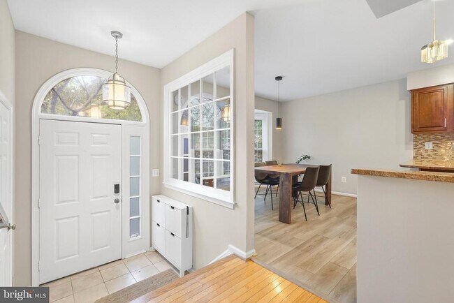 Building Photo - 3968 Clares Ct