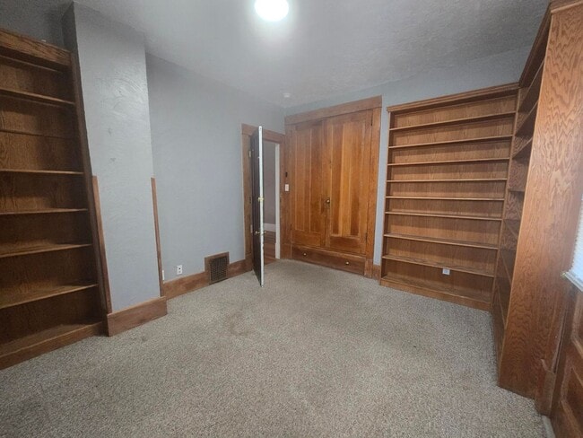 Building Photo - 1617 11th Ave