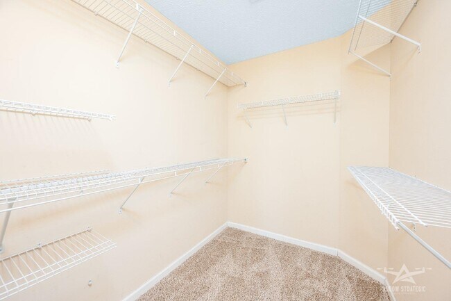 Building Photo - 170 Woodland Pk Lp