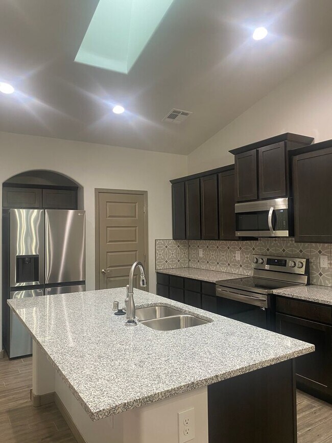 Building Photo - 4027 Apache Pine Pl