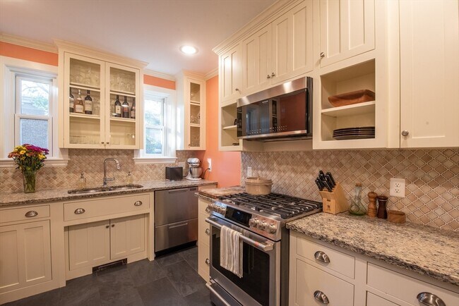 Primary Photo - 159 Washington St