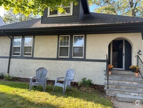 Building Photo - 32 Janis St