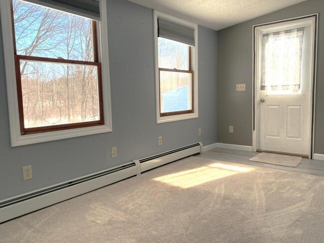 Building Photo - 1136 Pownal Rd