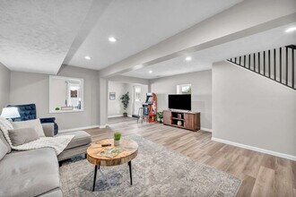 Building Photo - 829 Portage Lakes Drive