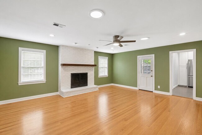 Building Photo - 37 N Century St