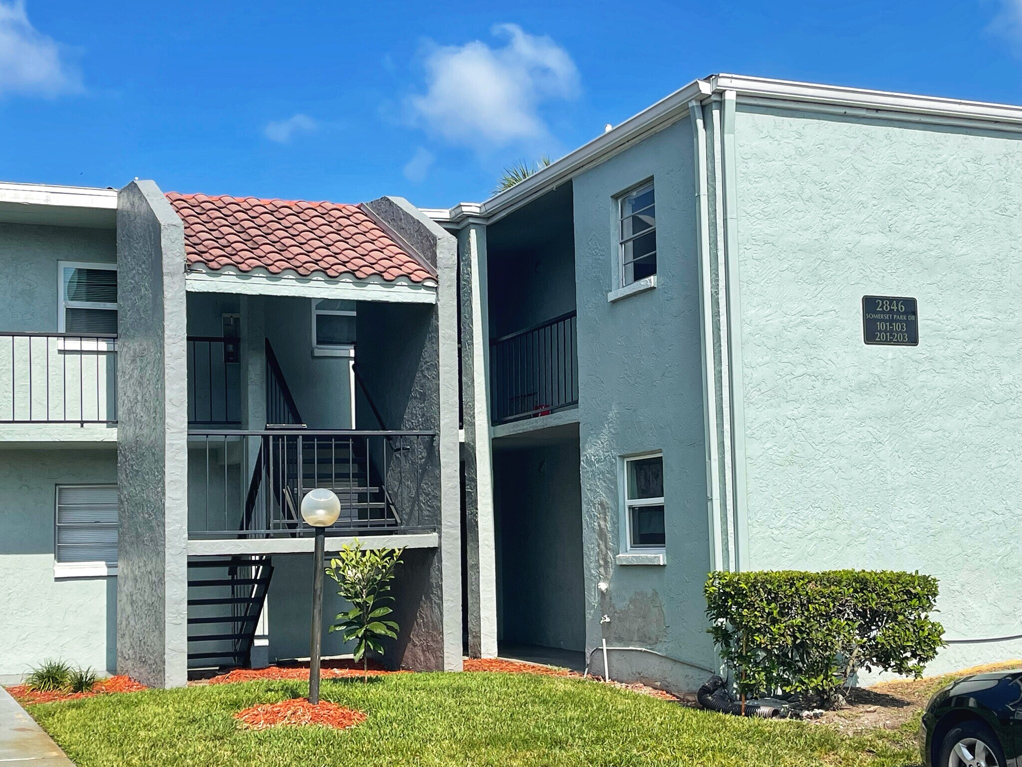 Building Photo - 2846 Somerset Park Dr