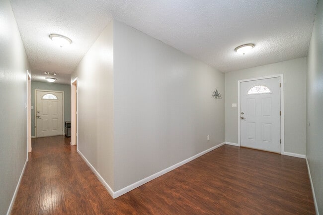 Building Photo - 1284 Buchanan Rd