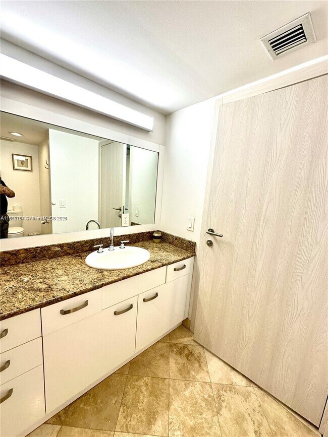 Building Photo - 201 Golden Isles Dr