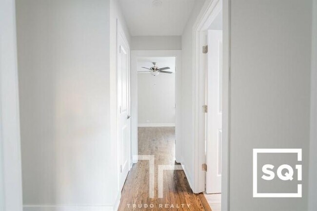 Building Photo - 2 bedroom in Chicago IL 60626