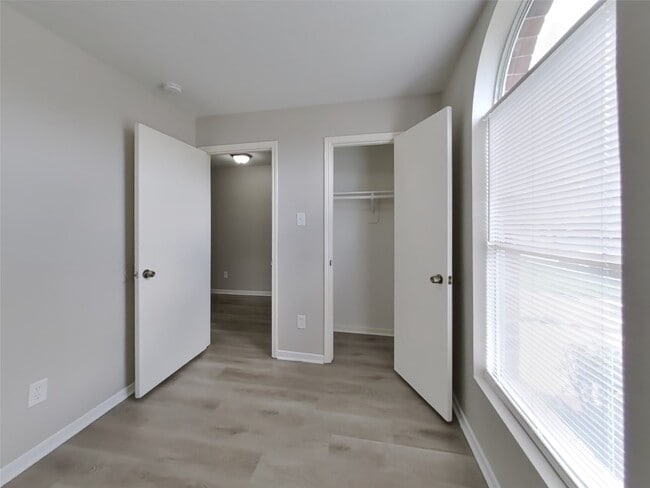 Building Photo - 15019 Easingwold Dr