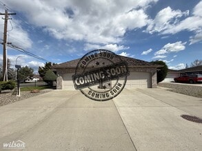 Building Photo - 601-603 Jade Pl
