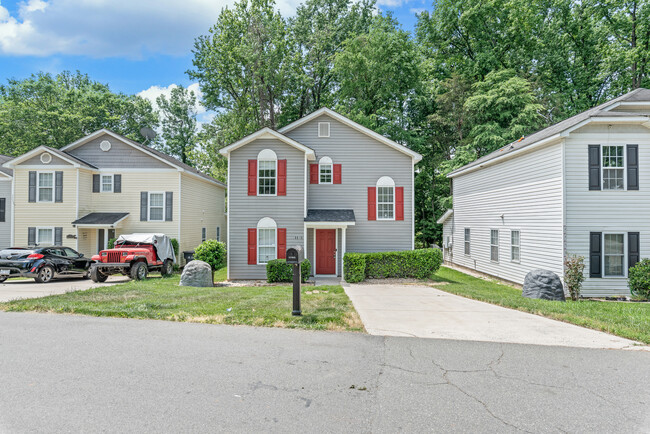 Building Photo - 8818 Sharonbrook Dr