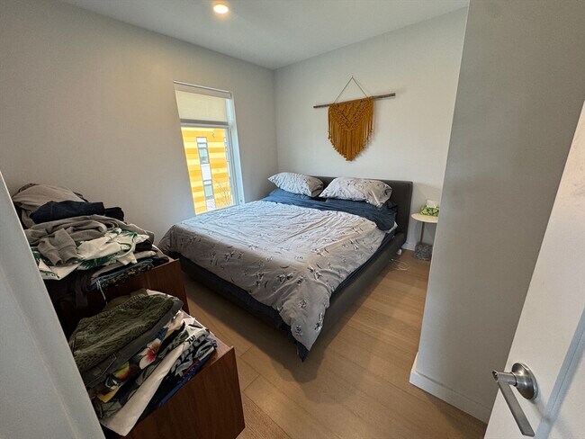 Building Photo - 1 Lisbon St