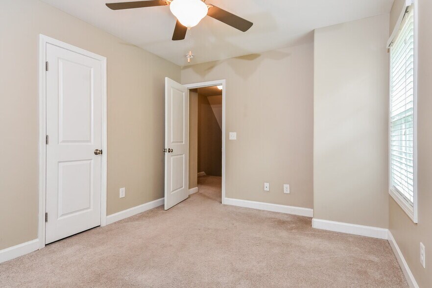 Building Photo - 616 Herman Gist Rd