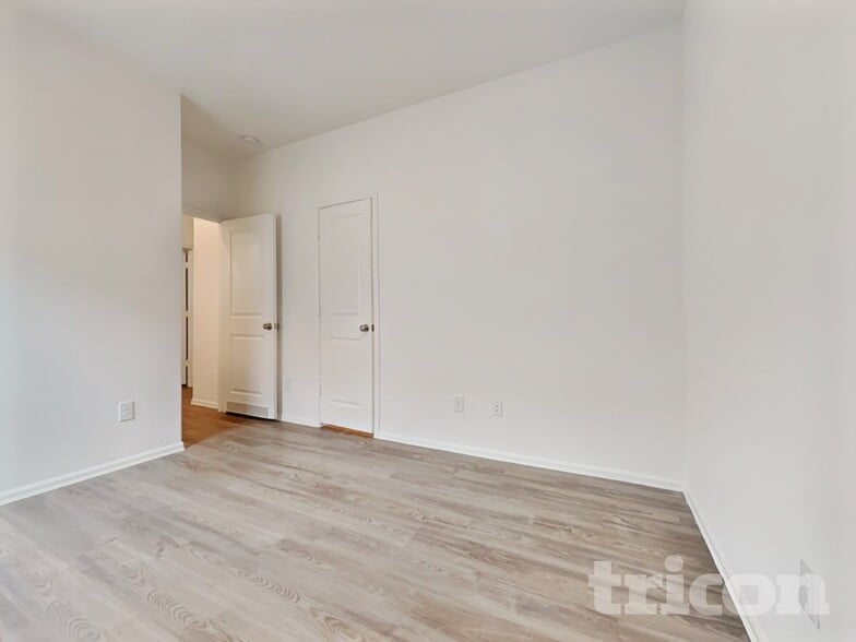 Building Photo - 212 Seven Pnes Dr