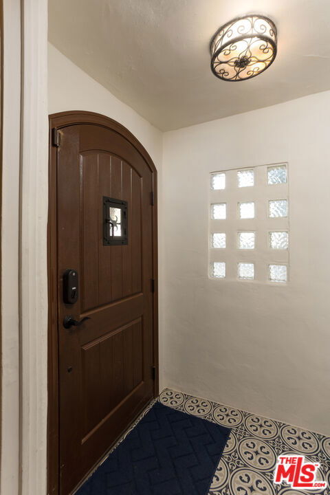 Building Photo - 5120 Willowcrest Ave