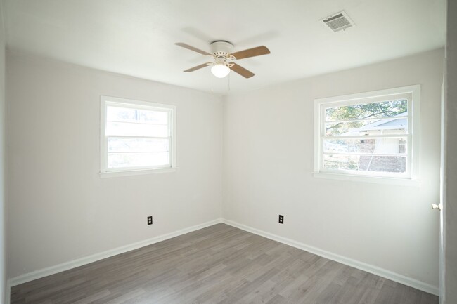 Building Photo - 3321 Young Forest Dr