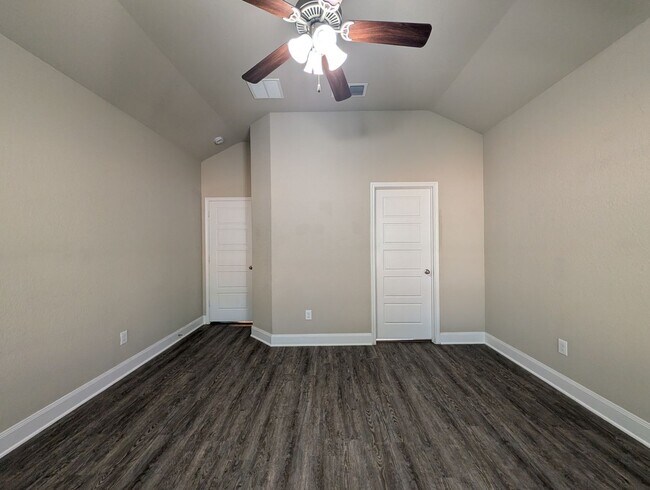 Building Photo - 1209 Old FM 306