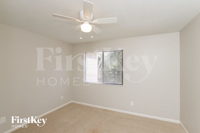 Building Photo - 730 White Pine Ave
