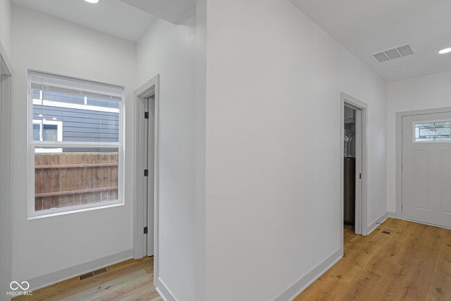 Building Photo - 35 S Bradley Ave