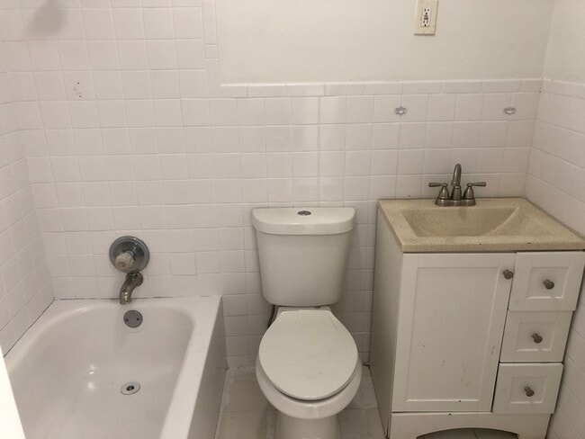 Building Photo - 212 NW 11th St