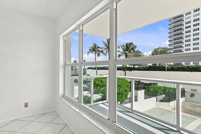 Building Photo - 3550 Galt Ocean Dr