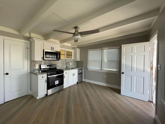 Building Photo - Multi Generation Home 4 Bedroom 3 Bath